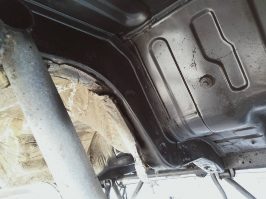 ขาย หัวเก๋ง ISUZU  เดก้า สภาพสวยกริป มีขาดีดหน้า-ขาคำ้หลัง กันชนหน้า คันเกียร์+สายเกียร์ เท้าเหยียบทิฟฟี่ ภายในเก๋งสวยเต็ม