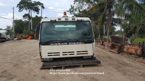 FROM JAPAN!! CABIN NISSAN (UDบิ๊คทรัมป์/ริทรัมป์/หัวแท่น) - CKB536BT หัวเก๋งรถบรรทุก10ล้อ -10ล้อหัวลาก