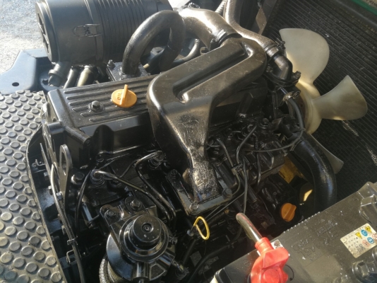 ขายรถนำเข้าจากญี่ปุ่น คันนี้สวยมาก KOMATSU 3ตัน เสาสูง 6เมตร โทร.090-986-2521 อ๊อบ