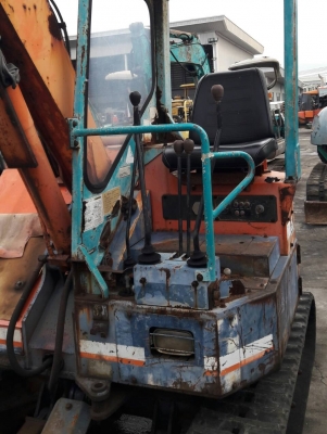 ขายรถขุด KUBOTA- KH30SR เครื่องยนต์คูโบต้าD1402 จำนวน 3 สูบ, คอนโทรลลูกหมาก, ปั๊มเฟือง 3 ตอน รถเดิมๆเก่านอก มีเอกสาร ยังไม่เคยใช้งานในไทย