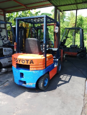 ขาย โฟรคลิฟท์ โตโยต้า รุ่น 5 เครื่อง เบนซิล หนัก 1.5 ตัน ขาย โฟรคลิฟท์ โตโยต้า รุ่น 5 เครื่อง เบนซิล หนัก 1.5 ตัน