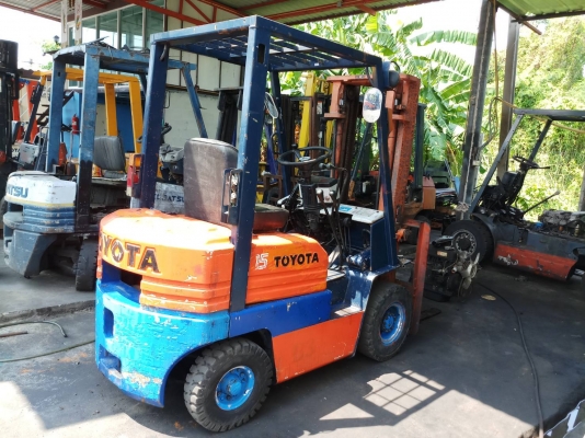 ขาย โฟรคลิฟท์ โตโยต้า รุ่น 5   เครื่อง  เบนซิล หนัก  1.5  ตัน