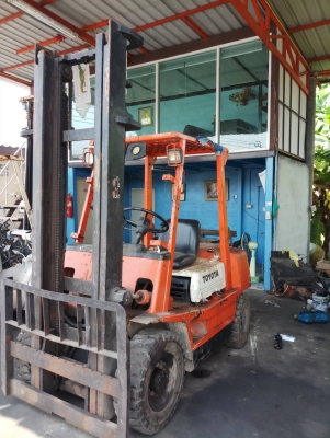 ขาย โฟรคลิฟท์ โตโยต้า รุ่น 4 เครื่อง ดีเซล หนัก 2.5 ตัน ขาย โฟรคลิฟท์ โตโยต้า รุ่น 4 เครื่อง ดีเซล หนัก 2.5 ตัน