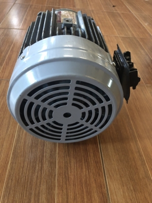 ขายมอเตอร์ไฟฟ้า MITSUBISHI. 5HP(3.7 kw)