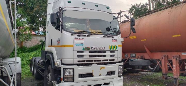 ขาย10ล้อหัวลากISUZU DECA360แรงม้าปี55หัวบางเดิมราคา 1,450,000 ขาย10ล้อหัวลากISUZU DECA360แรงม้าปี55หัวบางเดิมราคา 1,450,000