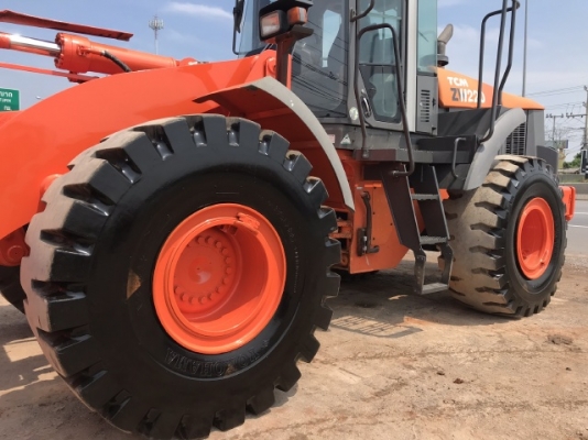 ขายรถตักล้อยาง HITACHI ZW220 นำเข้าเองจากญี่ปุ่น สภาพสวยพร้อมใช้งาน มีVDOการทำงานครับ