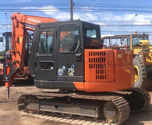 ขายรถขุด HITACHI ZX75US-3 ปี 2010 หัวกระแทก นำเข้าเองจากญี่ปุ่น สภาพพร้อมใช้ มีVDOการทำงานครับ