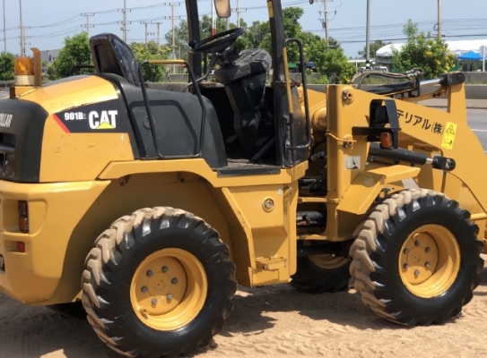 ขายรถตักล้อยาง CAT 901B (3,XXX ชั่วโมง) นำเข้าเองจากญี่ปุ่น สภาพสวยพร้อมใช้งาน มีVDOการทำงานครับ