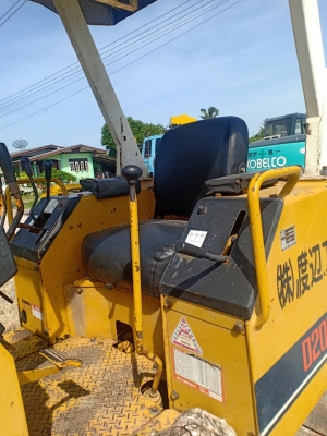 ขายจ้า..KOMATSU D20P-6 เก่าใน  สภาพดี  พร้อมใช้  เอกสารอินซอย  โทร 089-3818694 จ๊อย