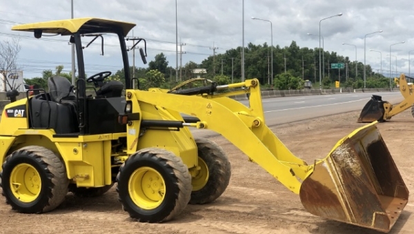 ขายรถตักล้อยาง CAT 903B (เทียบเท่า WA50) แขนยาวพิเศษ นำเข้าเองจากญี่ปุ่น สภาพพร้อมใช้ มีVDOการทำงานครับ
