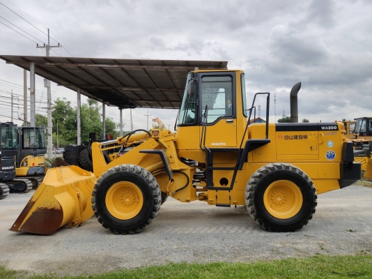 ขาย รถตักล้อยาง KOMATSU WA 200-3 นำเข้าจากญี่ปุ่นโดยตรง โทร.090-986-2521 อ๊อบ