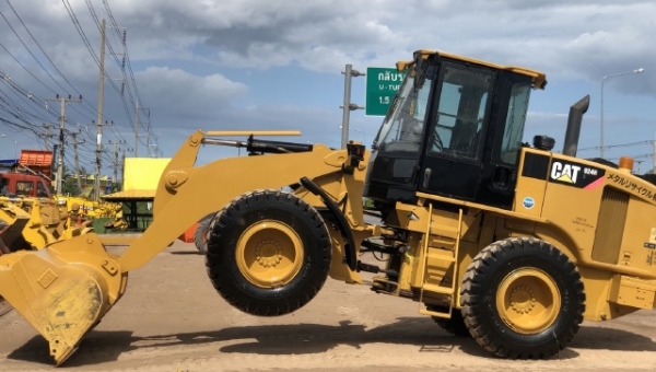 ขายรถตักล้อยาง CAT 924H แขนยาวพิเศษ นำเข้าเองจากญี่ปุ่น สภาพสวยพร้อมใช้ มีVDOการทำงานครับ