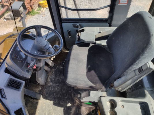 ขาย รถตักล้อยาง TCM L27-3 แขนยาวแท้จากญี่ปุ่น ยางใหม่ 4เส้น ใช้งานยาวๆ รถสวยกริ๊บ โทร.090-986-2521 อ๊อบ