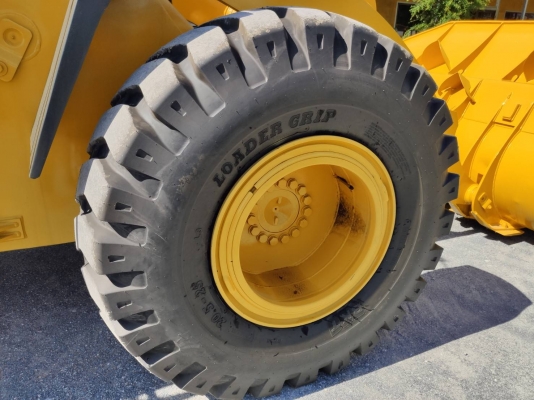 ขาย รถตักล้อยาง TCM L27-3 แขนยาวแท้จากญี่ปุ่น ยางใหม่ 4เส้น ใช้งานยาวๆ รถสวยกริ๊บ โทร.090-986-2521 อ๊อบ