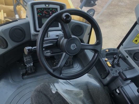 ขายรถตักล้อยาง CAT 950K ปี 2014 นำเข้าเองจากญี่ปุ่น สภาพพร้อมใช้ มีVDOการทำงานครับ