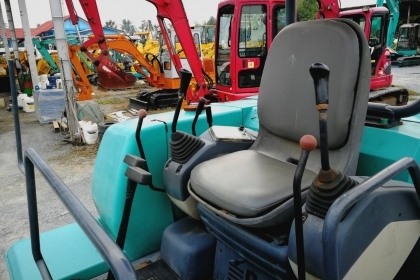 ขาย KOMATSU PC40-7 สวย นำเข้าจากญี่ปุ่น โทร.090-986-2521 อ๊อบ