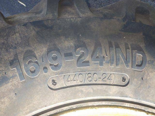 ขาย รถตัก KOMATSU WA100-5 นำเข้าจากญี่ปุ่น ระบบดี สีเดิมทั้งคัน ขายถูก โทร.090-986-2521 อ๊อบ