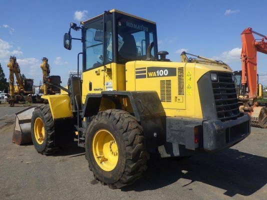 ขาย รถตัก KOMATSU WA100-5 นำเข้าจากญี่ปุ่น ระบบดี สีเดิมทั้งคัน ขายถูก โทร.090-986-2521 อ๊อบ