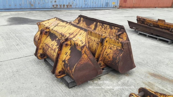 ลดล้างสต๊อค !!ขายถูกด่วนๆ BLADE / BUCKET บุ๊งกี๋ สำหรับรถตัก / ปากกว้าง :1.60 เมตร /สินค้าเก่านอก