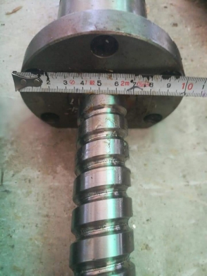 อันละ 500 บ.โทร 083-2000058 LINE ID:line832923 ball screw ยี่ห้อ NSK จากญี่ปุ่นใช้งานหมุนเลื่อนต่างๆ