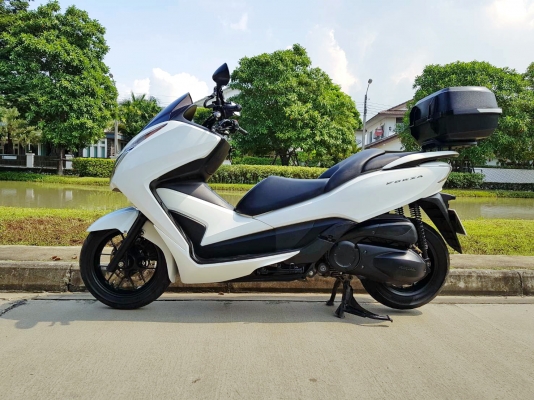 HONDA 2014 FORZA300 รถสวยพร้อมกล่องหลัง HONDA 2014 FORZA300 รถสวยพร้อมกล่องหลัง