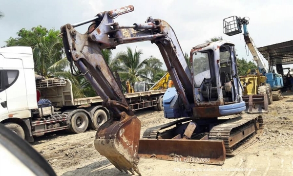!Shock SALE !!ราคาถูกตาแตก จ้า!!* รถขุดKOMATSU PC75UU-2 เครื่องยนต์KOMATSU-4D95L ,ปั๊มนิ้ว ,แทรคเหล็ก