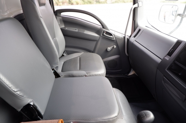 6 ล้อ ISUZU FRR210 ปี 56 ไมล์ 7,000 กม.รถเดิม ๆ กระบะสแตนเลสทั้งใบ ยาว 5.7 ม. ยางบริสโตน เรเดียล 8.2