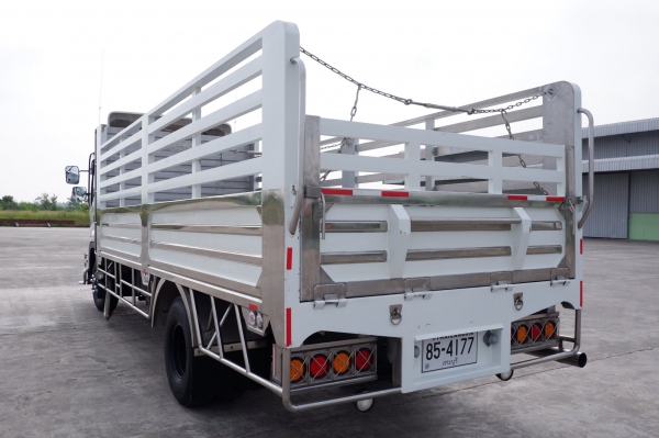 6 ล้อ ISUZU FRR210 ปี 56 ไมล์ 7,000 กม.รถเดิม ๆ กระบะสแตนเลสทั้งใบ ยาว 5.7 ม. ยางบริสโตน เรเดียล 8.2