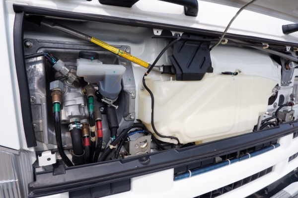 6 ล้อ ISUZU FRR210 ปี 56 ไมล์ 7,000 กม.รถเดิม ๆ กระบะสแตนเลสทั้งใบ ยาว 5.7 ม. ยางบริสโตน เรเดียล 8.2