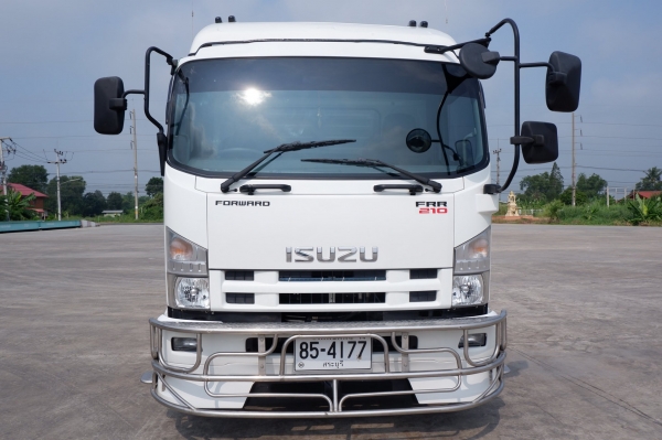 6 ล้อ ISUZU FRR210 ปี 56 ไมล์ 7,000 กม.รถเดิม ๆ กระบะสแตนเลสทั้งใบ ยาว 5.7 ม. ยางบริสโตน เรเดียล 8.2