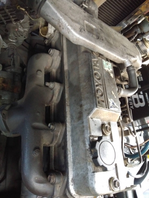 +++ ขายรถโฟล์คลิฟท์  TOYOTA FD25  ขนาด 2.5  ตัน  เครื่องยนต์ดีเซล  เสา 3  เมตร  เกียร์ธรรมดา  ยางตันครับ