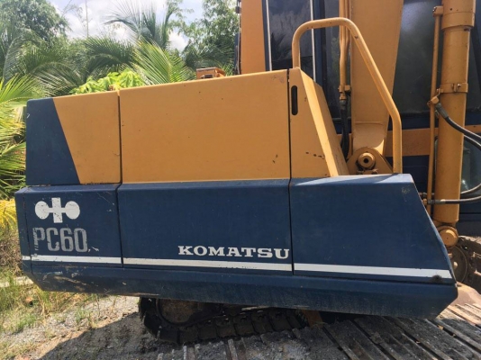 ขายด่วน KOMATSU PC60-5 สภาพสวยๆเดิมๆ เครื่องปั้มดีเยี่ยม โซ่ช่วงล่างสวย รถเก่านอก ใช้งานน้อย พร้อมลุยงาน สนใจสอบถาม 093 0764943  K ตั้ม
