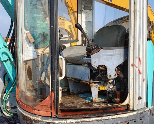 ขายด่วน375,000บาทรถเเบคโฮ โกเบโก้SK75หัวเก๋งสวยรถนอกเพื่งนำเข้ามาใหม่สวยเดิมๆเคื่องดีปั่มแรงคอลโทลน้ำมันปั้มนิ้ว บูมอามร์สวยเร็วแรงไม่โหลด เครื่องอีซูซู4สูบ 4JB1ระบบเต่ากะต่ายยืดหดได้พร้อมใช้รถยังไม่เคยใช้งานในไทยเลยรถสภาพสวยดีไฟฟ้าครบเต็มหัวเก๋งช่วงล่างเ