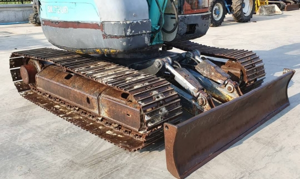 ขายด่วน375,000บาทรถเเบคโฮ โกเบโก้SK75หัวเก๋งสวยรถนอกเพื่งนำเข้ามาใหม่สวยเดิมๆเคื่องดีปั่มแรงคอลโทลน้ำมันปั้มนิ้ว บูมอามร์สวยเร็วแรงไม่โหลด เครื่องอีซูซู4สูบ 4JB1ระบบเต่ากะต่ายยืดหดได้พร้อมใช้รถยังไม่เคยใช้งานในไทยเลยรถสภาพสวยดีไฟฟ้าครบเต็มหัวเก๋งช่วงล่างเ