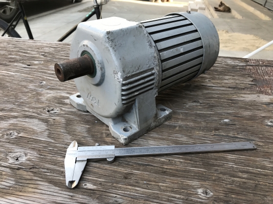 ขายมอเตอร์เกียร์ MN 1/2HP. 380V อัตราทด 1:60 mede in Taiwan เพลาออกประมาณ 24รอบต่อนาที สภาพดีเดิมๆ พร้อมใช้งาน