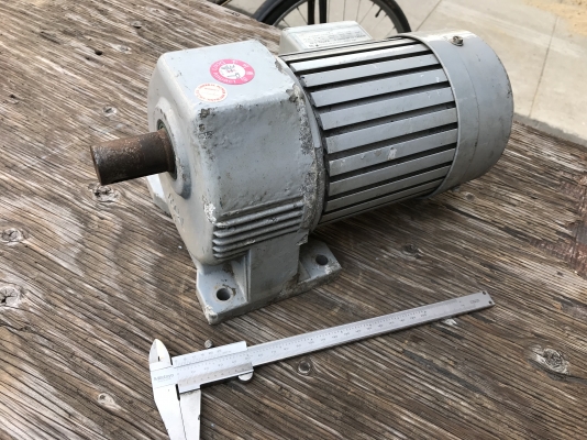 ขายมอเตอร์เกียร์ MN 1/2HP. 380V อัตราทด 1:60 mede in Taiwan เพลาออกประมาณ 24รอบต่อนาที สภาพดีเดิมๆ พร้อมใช้งาน