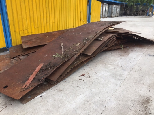 ขายเหล็ก แผ่นยาว 8 เมตร ขนาด 5-6 มิลลิเมตร เหมาะสำหรับ ใช้ปูถนนสำหรับรถบรรทุก