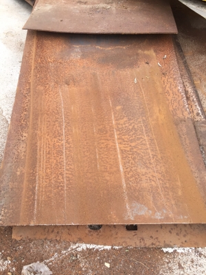 ขายเหล็ก แผ่นยาว 8 เมตร ขนาด 5-6 มิลลิเมตร เหมาะสำหรับ ใช้ปูถนนสำหรับรถบรรทุก