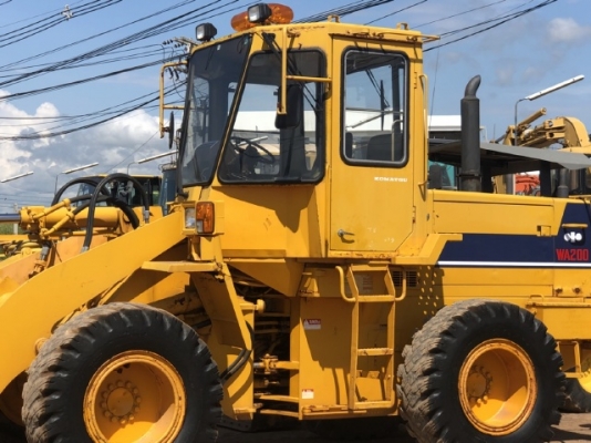 ขายรถตักล้อยาง KOMATSU WA200-1 นำเข้าเองจากญี่ปุ่น สภาพสวยพร้อมใช้ มีVDOการทำงานครับ