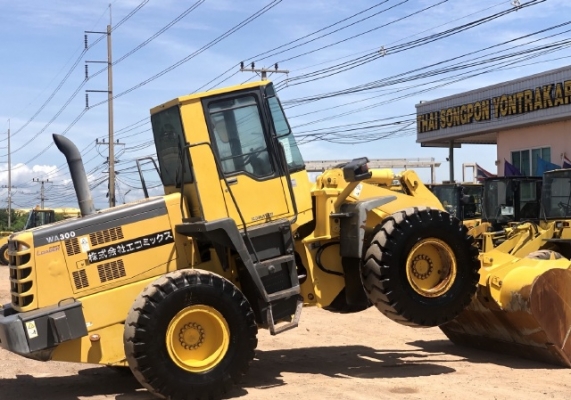 ขายรถตักล้อยาง KOMATSU WA300-3E นำเข้าเองจากญี่ปุ่น สภาพสวยพร้อมใช้ มีVDOการทำงานครับ