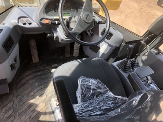 ขายรถตักล้อยาง KOMATSU WA320-5 นำเข้าเองจากญี่ปุ่น สภาพสวยพร้อมใช้ มีVDOการทำงานครับ