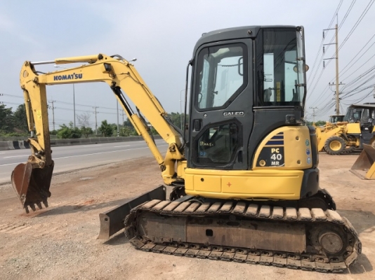 ขายรถขุด KOMATSU PC40MR-2 นำเข้าเองจากญี่ปุ่น สภาพสวยพร้อมใช้ มีVDOการทำงานครับ