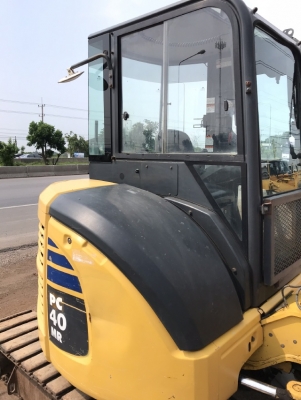ขายรถขุด KOMATSU PC40MR-2 นำเข้าเองจากญี่ปุ่น สภาพสวยพร้อมใช้ มีVDOการทำงานครับ
