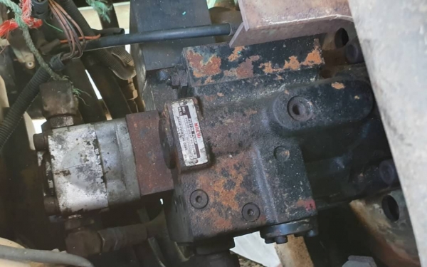 ขายด่วน375,000บาทรถเเบคโฮ โกเบโก้SK75หัวเก๋งสวยรถนอกเพื่งนำเข้ามาใหม่สวยเดิมๆเคื่องดีปั่มแรงคอลโทลน้ำมันปั้มนิ้ว บูมอามร์สวยเร็วแรงไม่โหลด เครื่องอีซูซู4สูบ 4JB1ระบบเต่ากะต่ายยืดหดได้พร้อมใช้รถยังไม่เคยใช้งานในไทยเลย