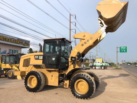 ขายรถตักล้อยาง CAT 924K ปี 2014 นำเข้าเองจากญี่ปุ่น สภาพสวยพร้อมใช้งาน มีVDOการทำงานครับ