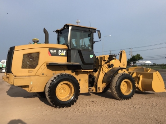 ขายรถตักล้อยาง CAT 924K ปี 2014 นำเข้าเองจากญี่ปุ่น สภาพสวยพร้อมใช้งาน มีVDOการทำงานครับ