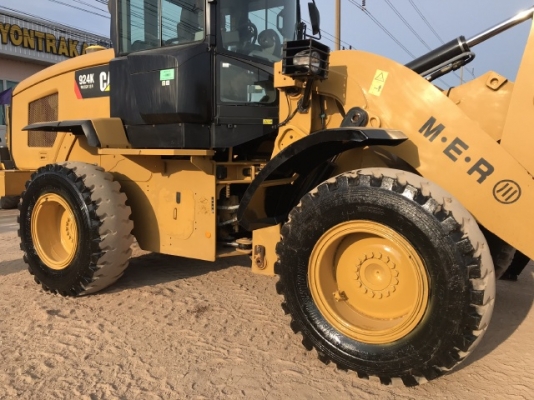 ขายรถตักล้อยาง CAT 924K ปี 2014 นำเข้าเองจากญี่ปุ่น สภาพสวยพร้อมใช้งาน มีVDOการทำงานครับ