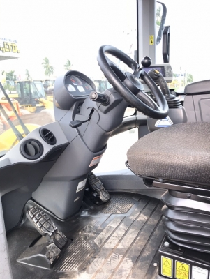 ขายรถตักล้อยาง CAT 924K ปี 2014 นำเข้าเองจากญี่ปุ่น สภาพสวยพร้อมใช้งาน มีVDOการทำงานครับ