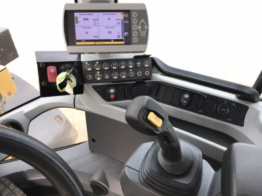 ขายรถตักล้อยาง CAT 924K ปี 2014 นำเข้าเองจากญี่ปุ่น สภาพสวยพร้อมใช้งาน มีVDOการทำงานครับ