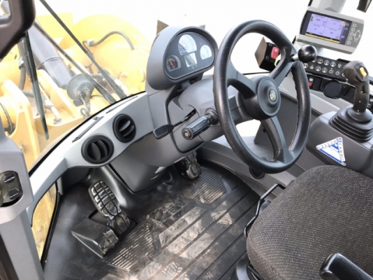 ขายรถตักล้อยาง CAT 924K ปี 2014 นำเข้าเองจากญี่ปุ่น สภาพสวยพร้อมใช้งาน มีVDOการทำงานครับ